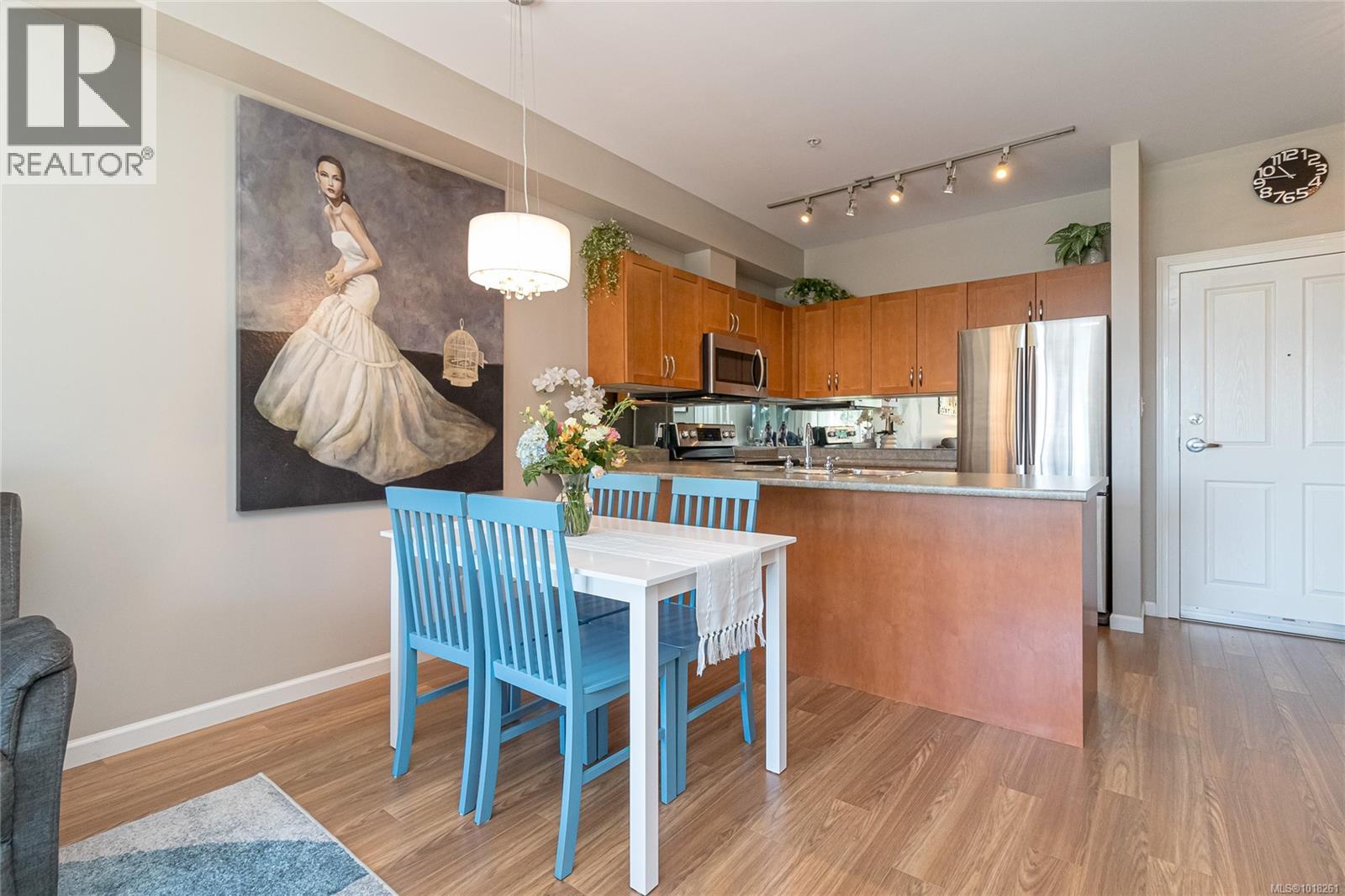 210 1959 Polo Park Crt, Central Saanich