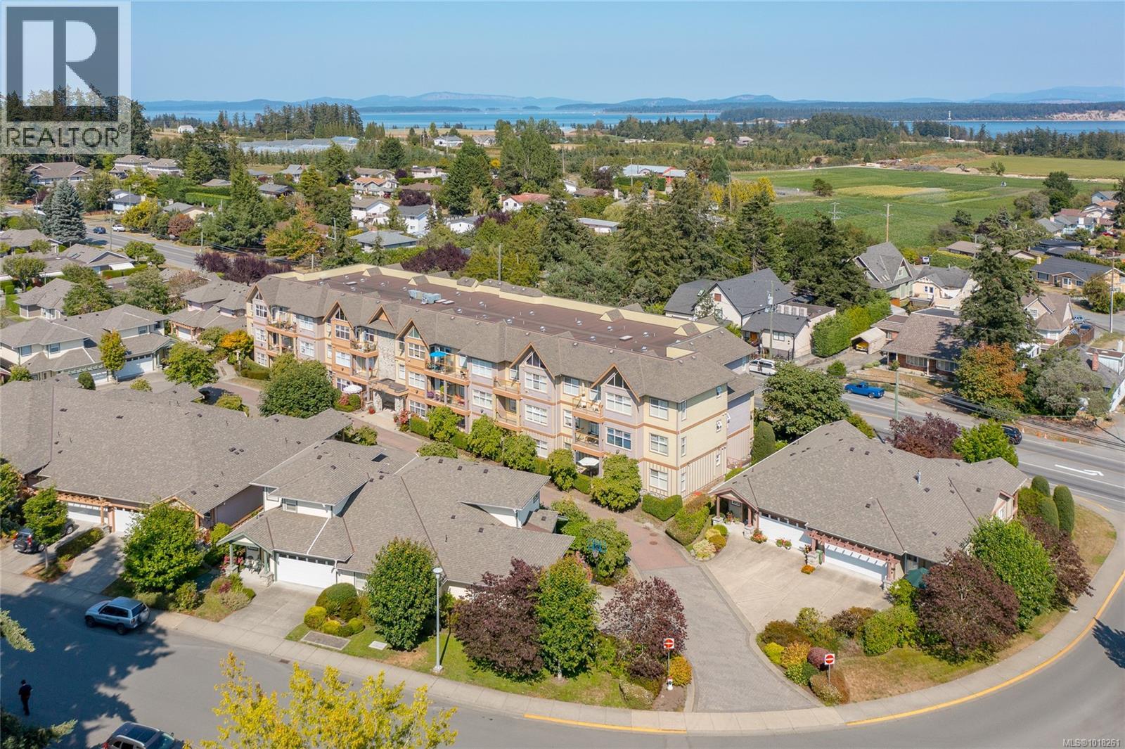 210 1959 Polo Park Crt, Central Saanich