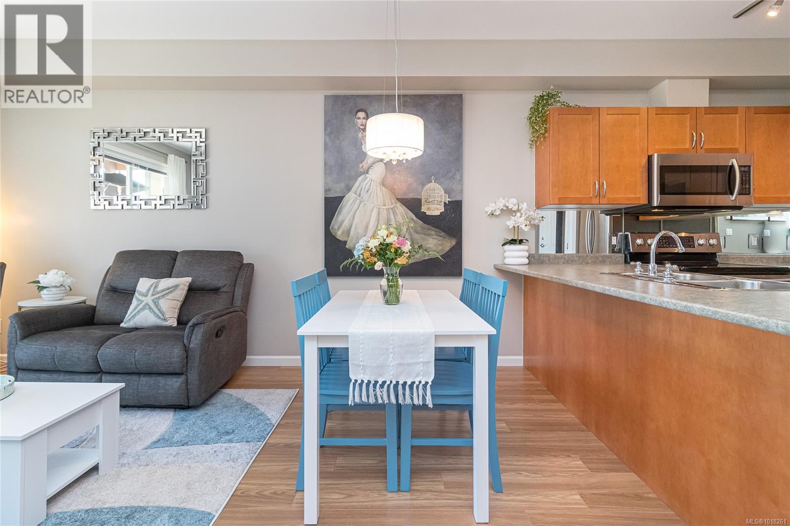 210 1959 Polo Park Crt, Central Saanich