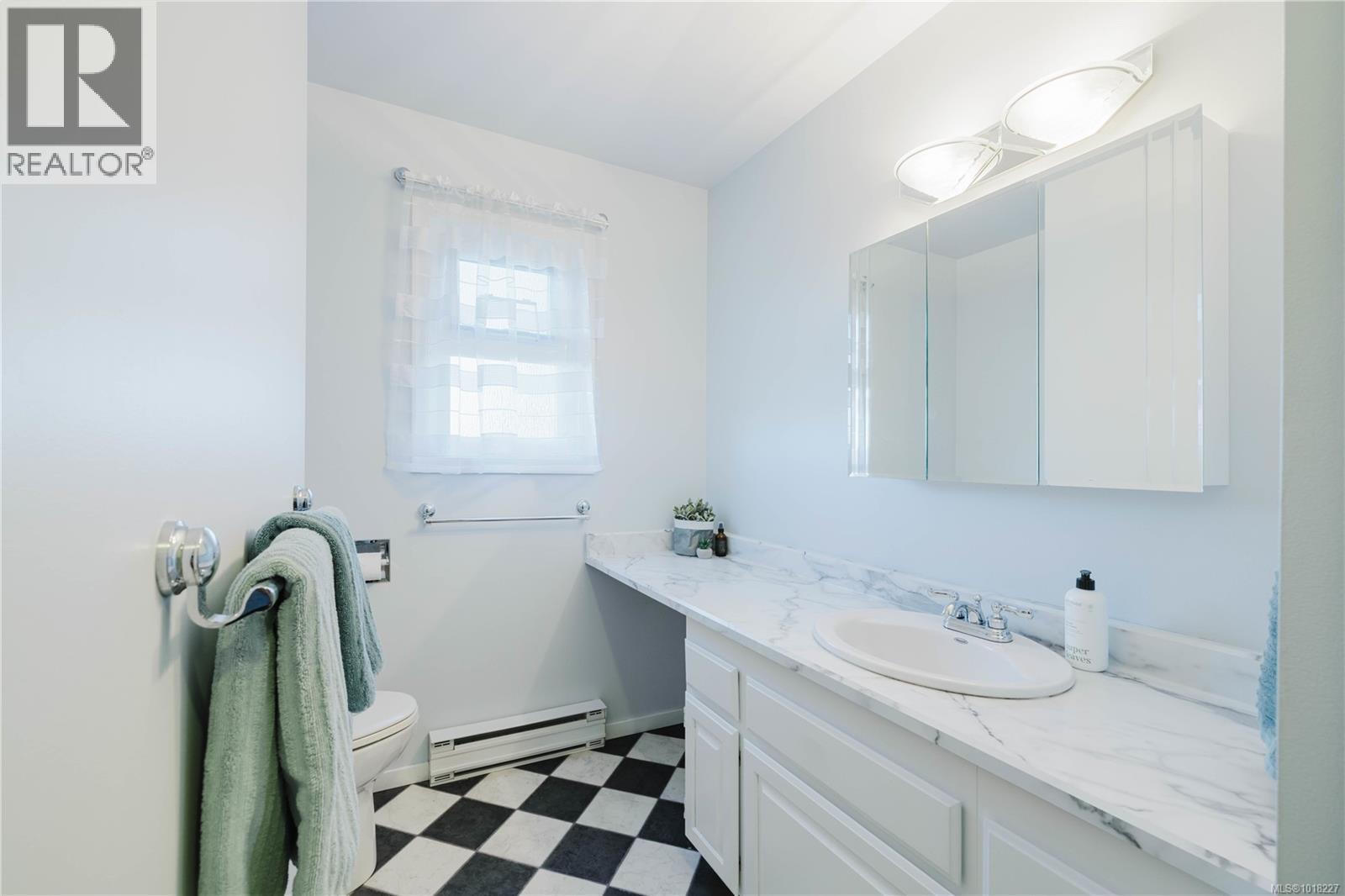 4353 Cedar Hill Road, Saanich