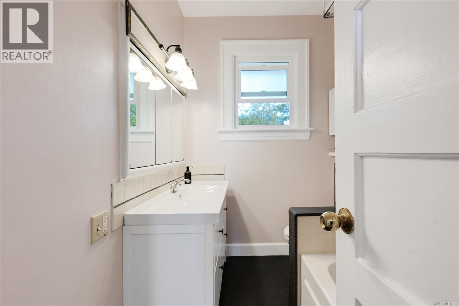  3291 Cedar Hill Road, Saanich