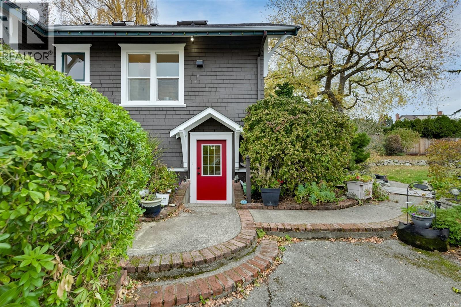  3291 Cedar Hill Road, Saanich