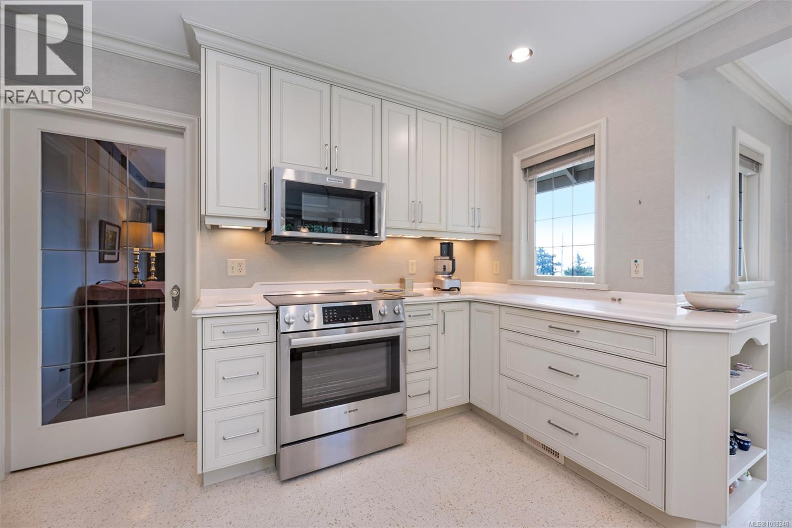 2850 Sea View Road, Saanich