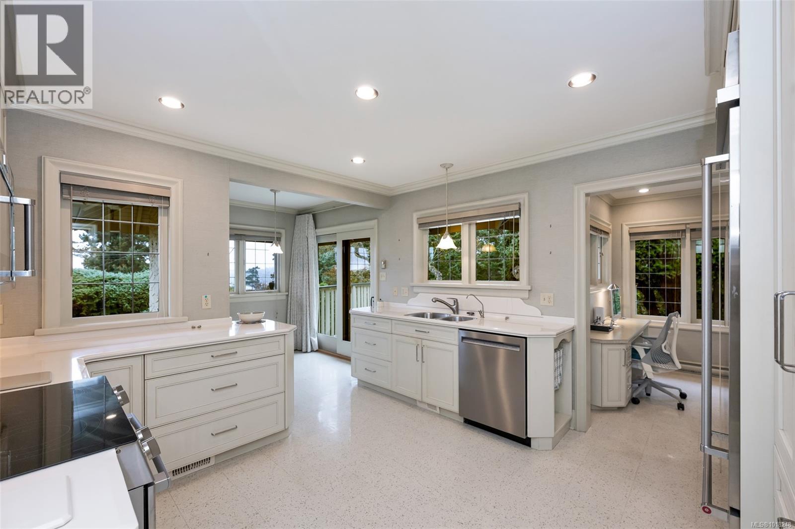 2850 Sea View Road, Saanich