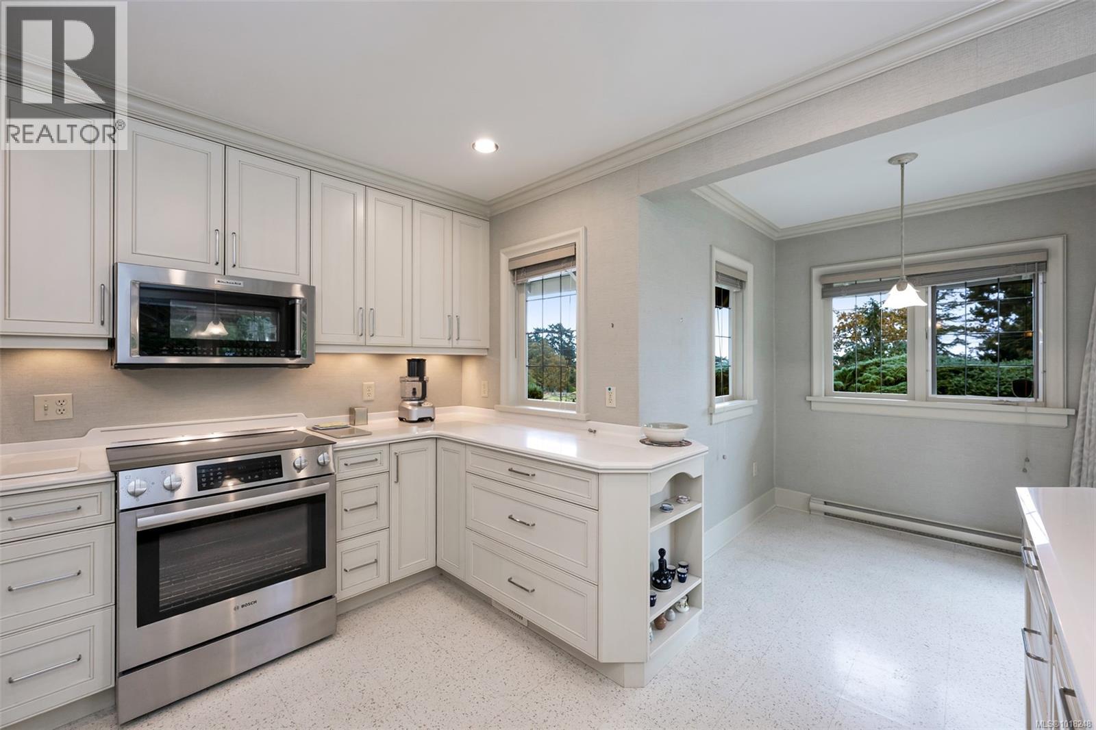 2850 Sea View Road, Saanich