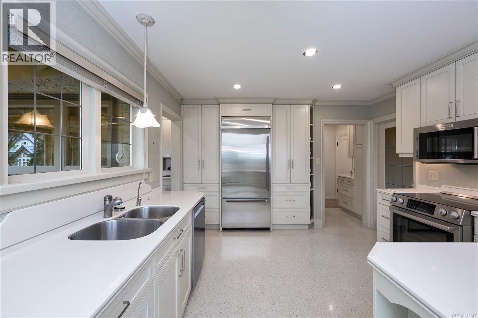 2850 Sea View Road, Saanich