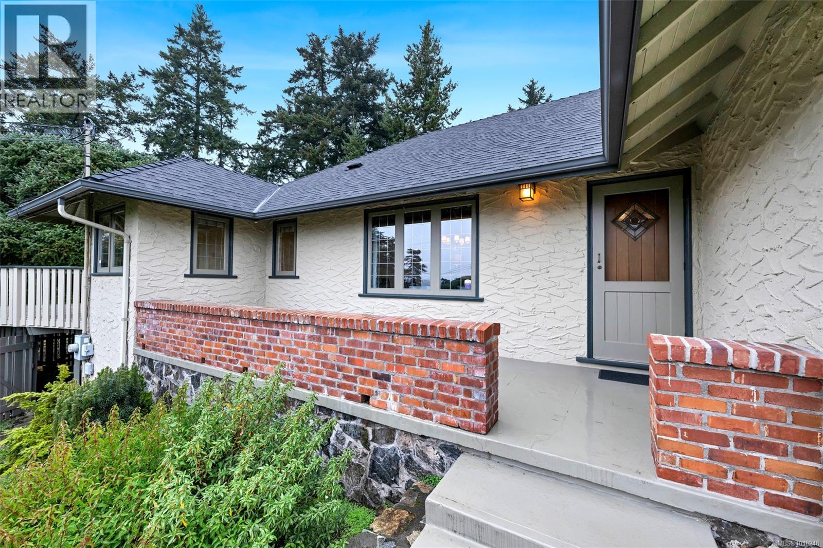 2850 Sea View Road, Saanich