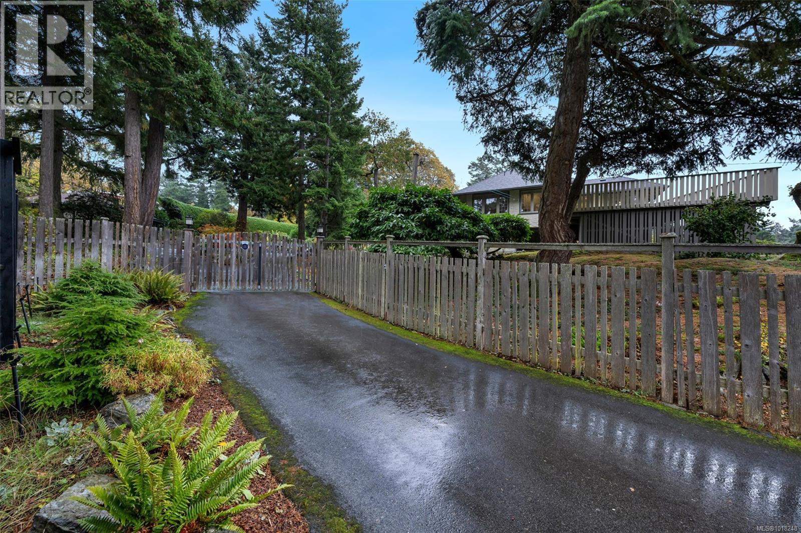 2850 Sea View Road, Saanich