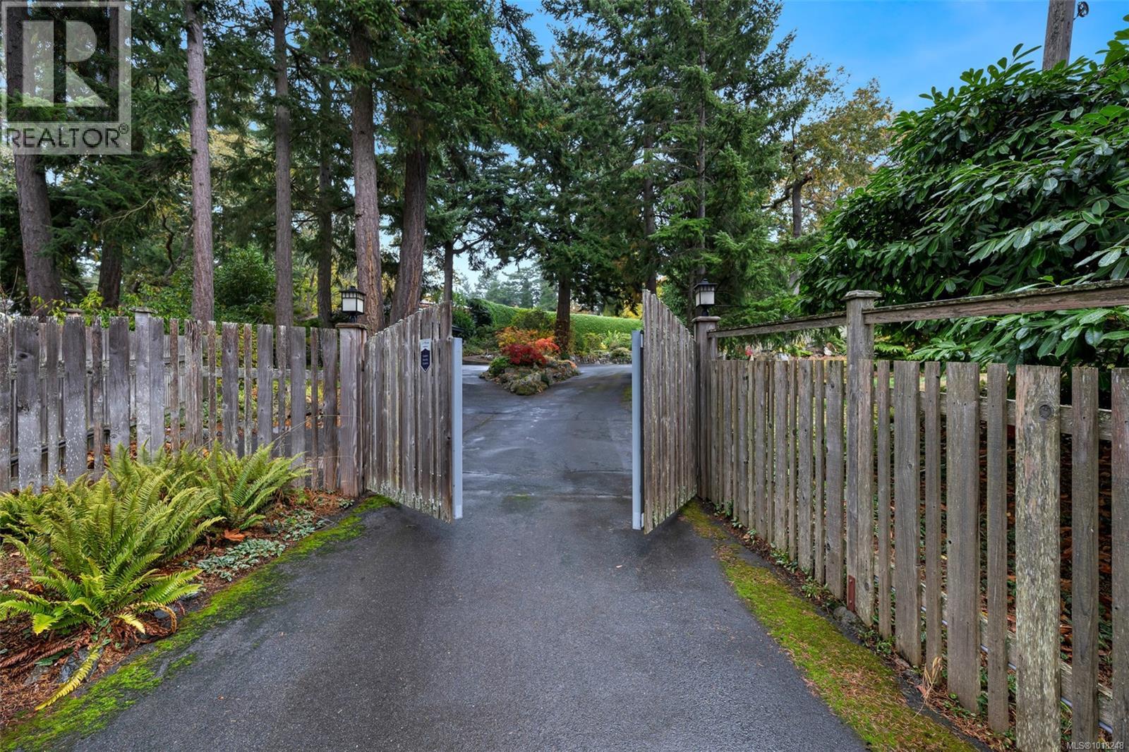 2850 Sea View Road, Saanich