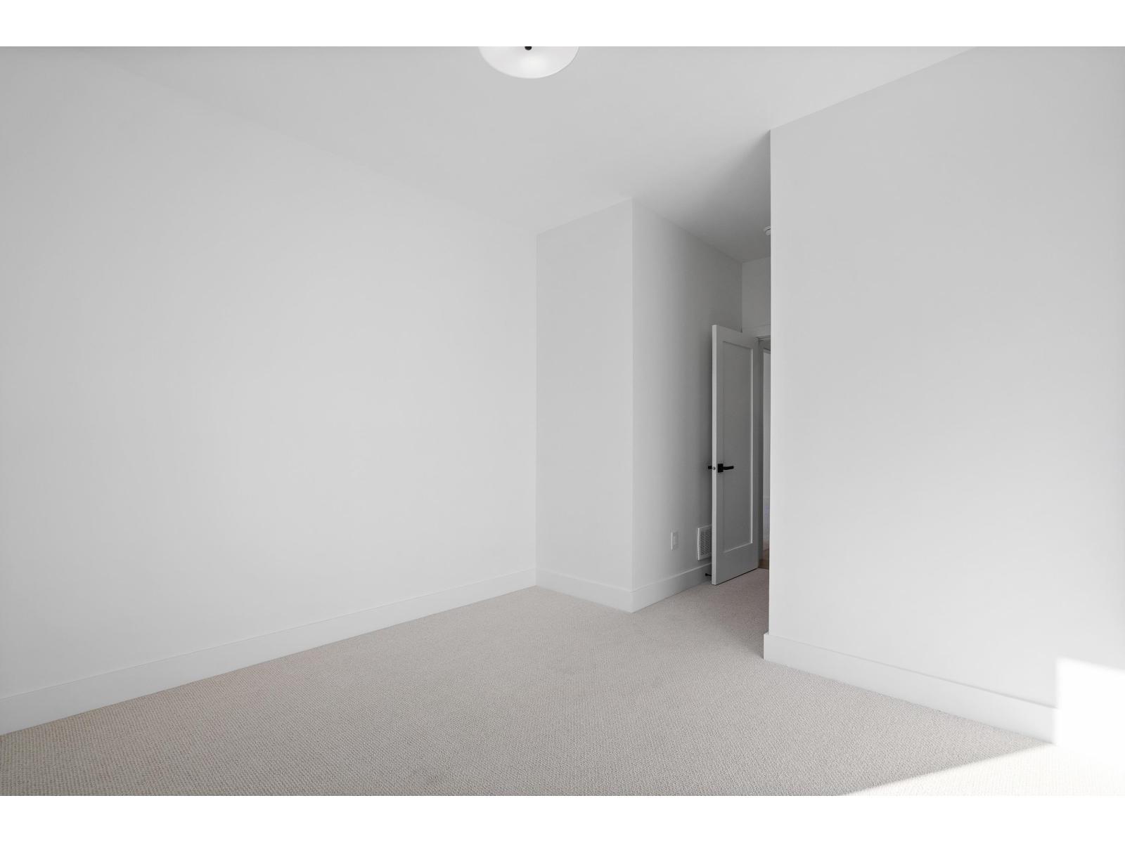 16243 10 AVENUE, Surrey