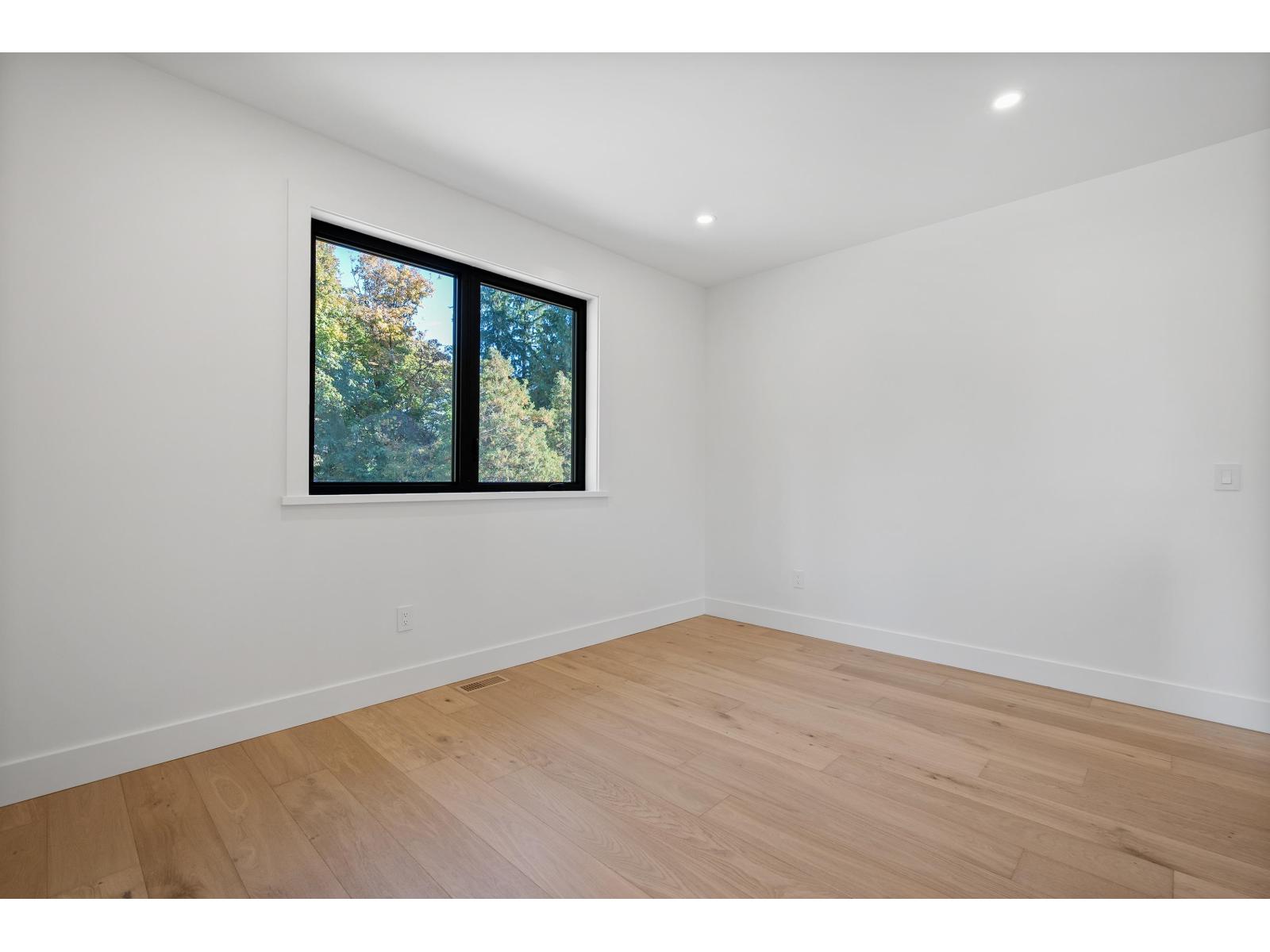 16243 10 AVENUE, Surrey