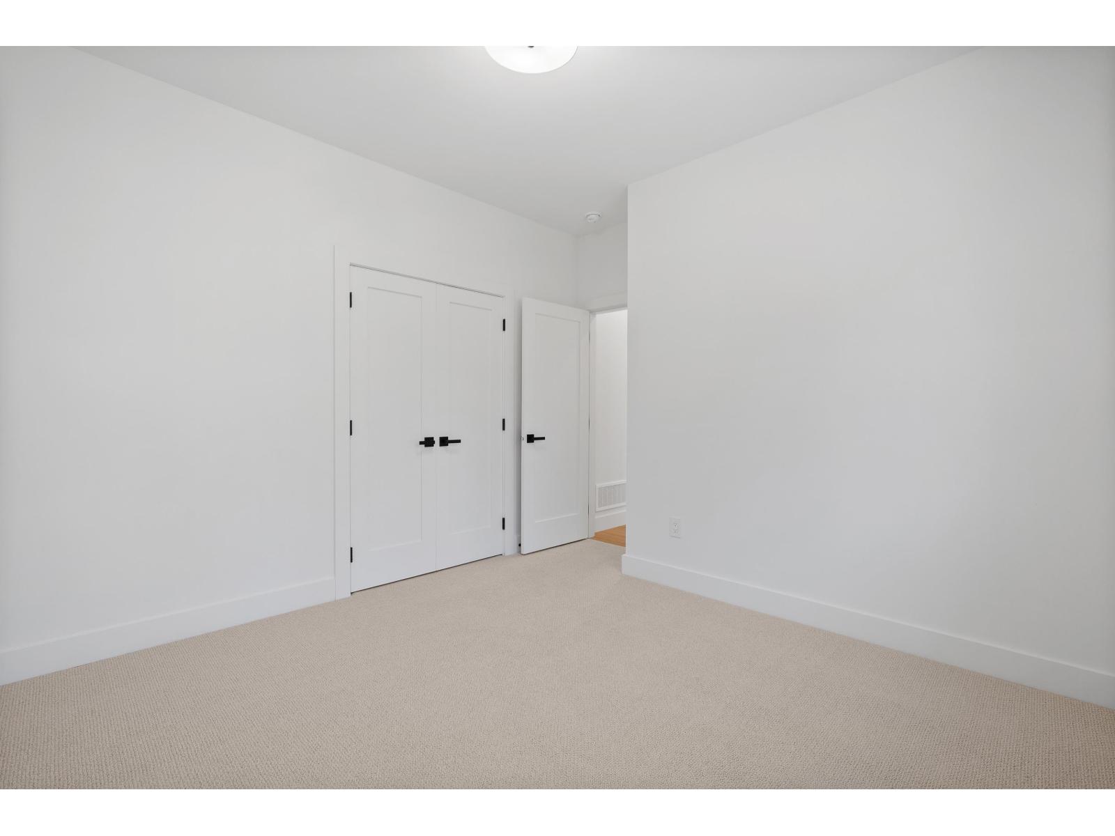 16243 10 AVENUE, Surrey