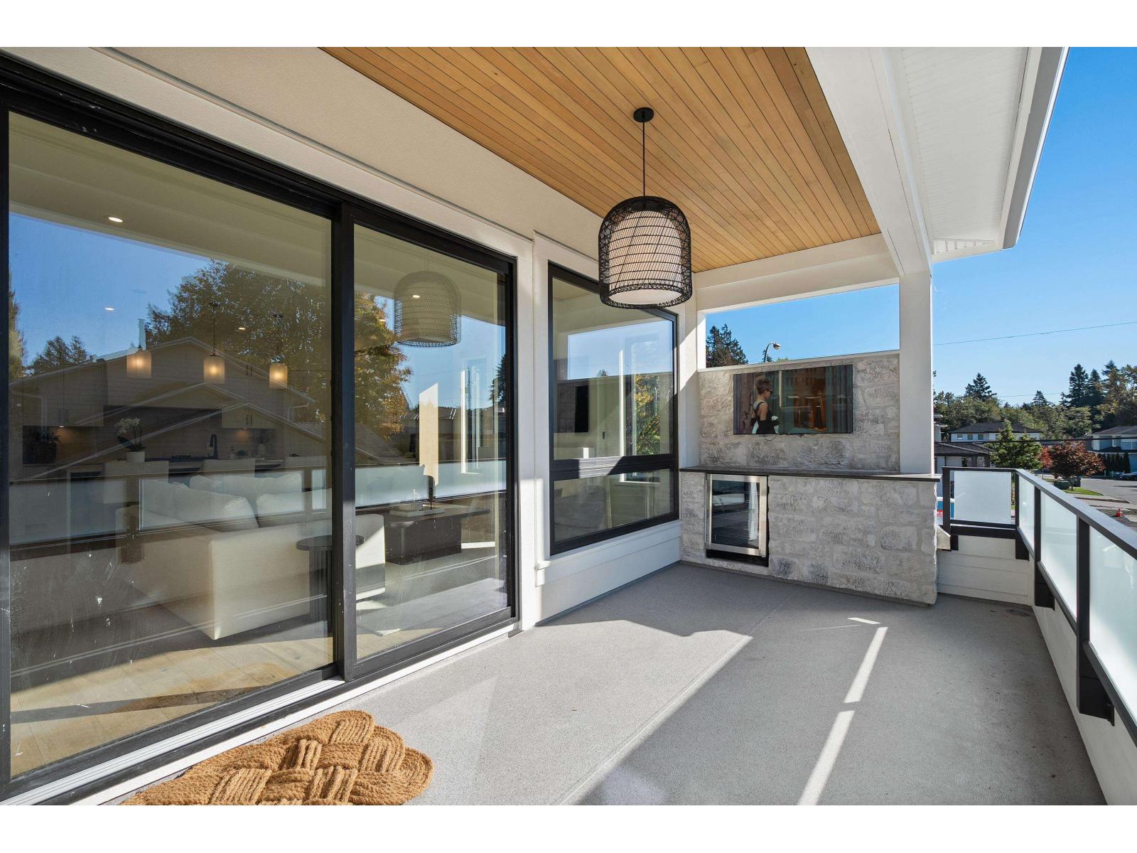 16243 10 AVENUE, Surrey