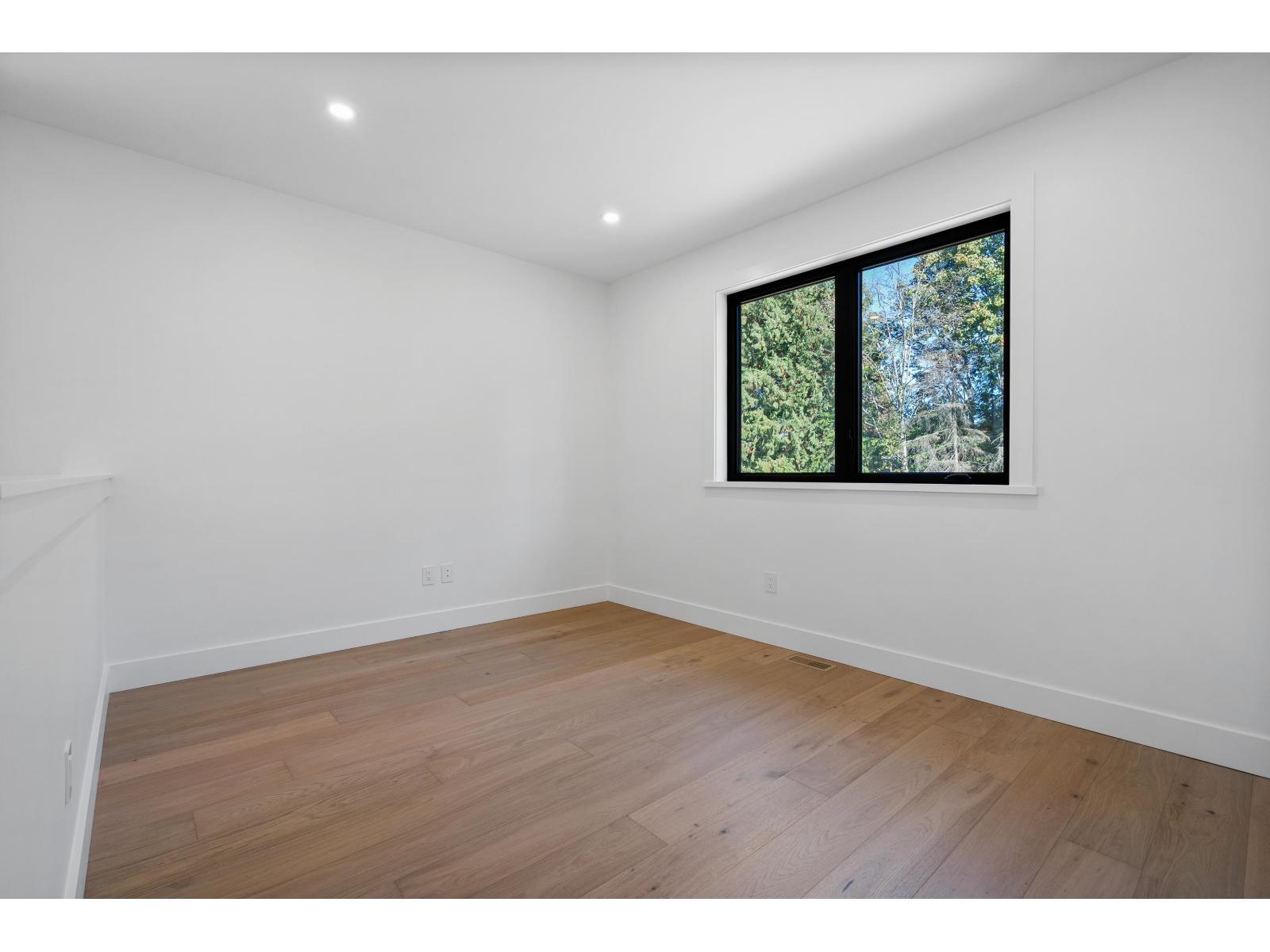 16243 10 AVENUE, Surrey