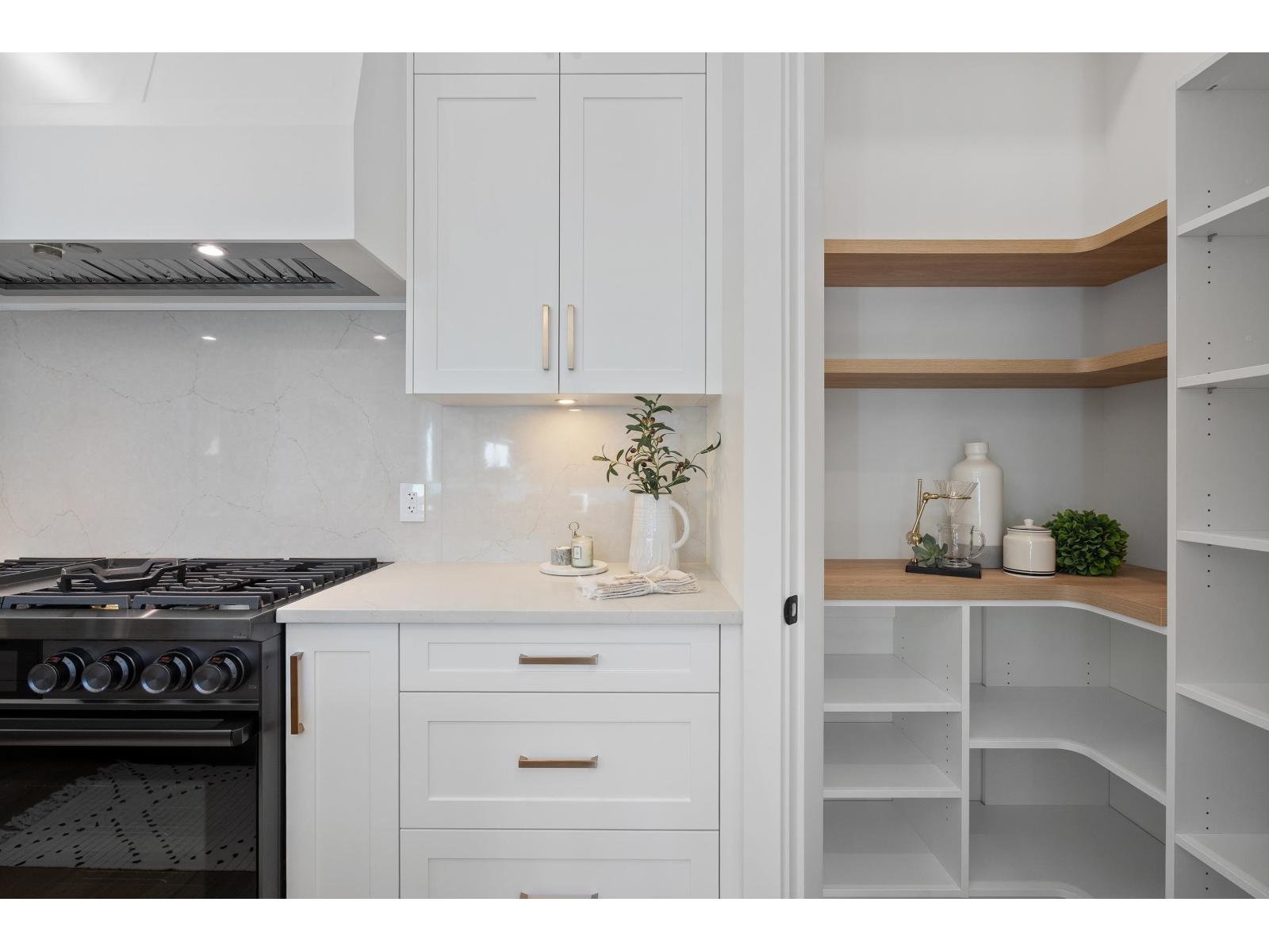 16243 10 AVENUE, Surrey