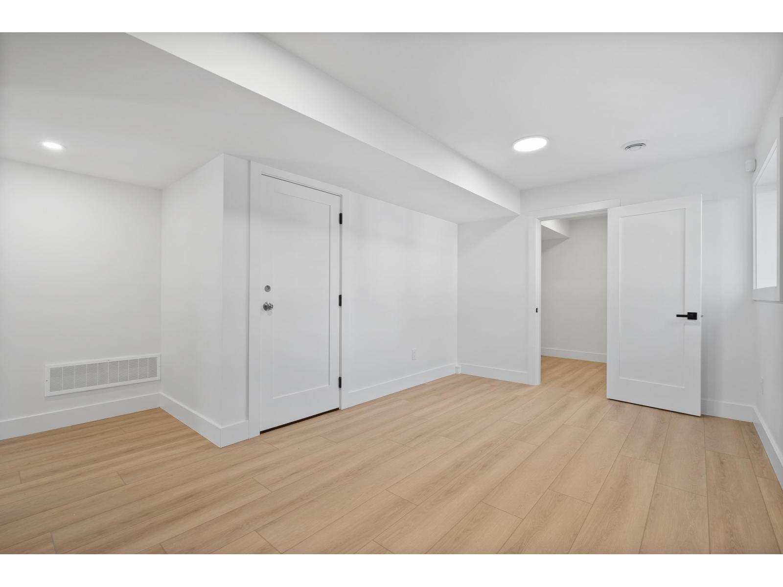 16243 10 AVENUE, Surrey