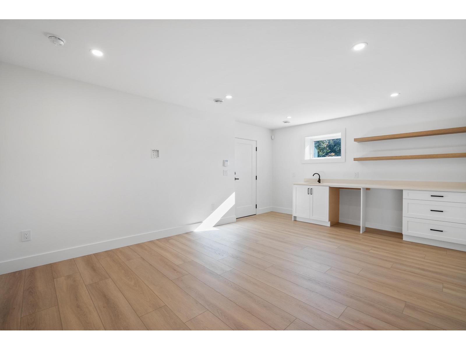 16243 10 AVENUE, Surrey