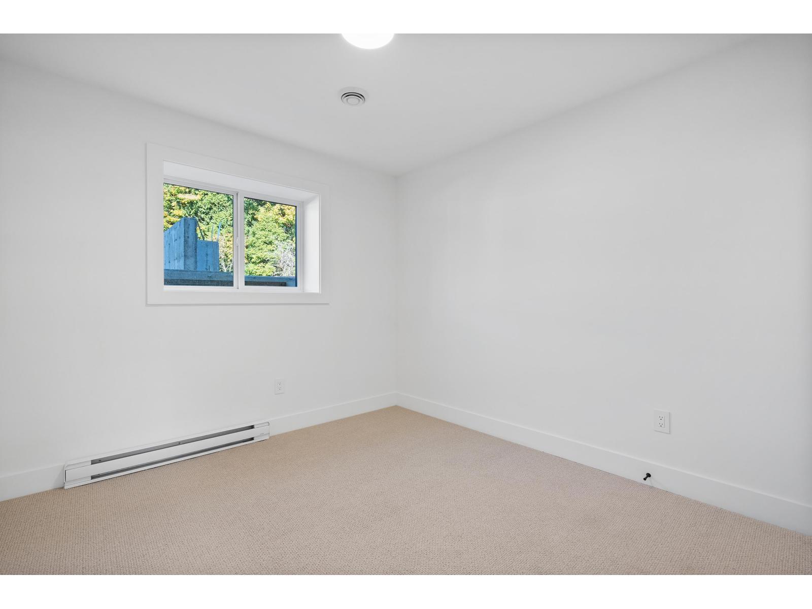 16243 10 AVENUE, Surrey