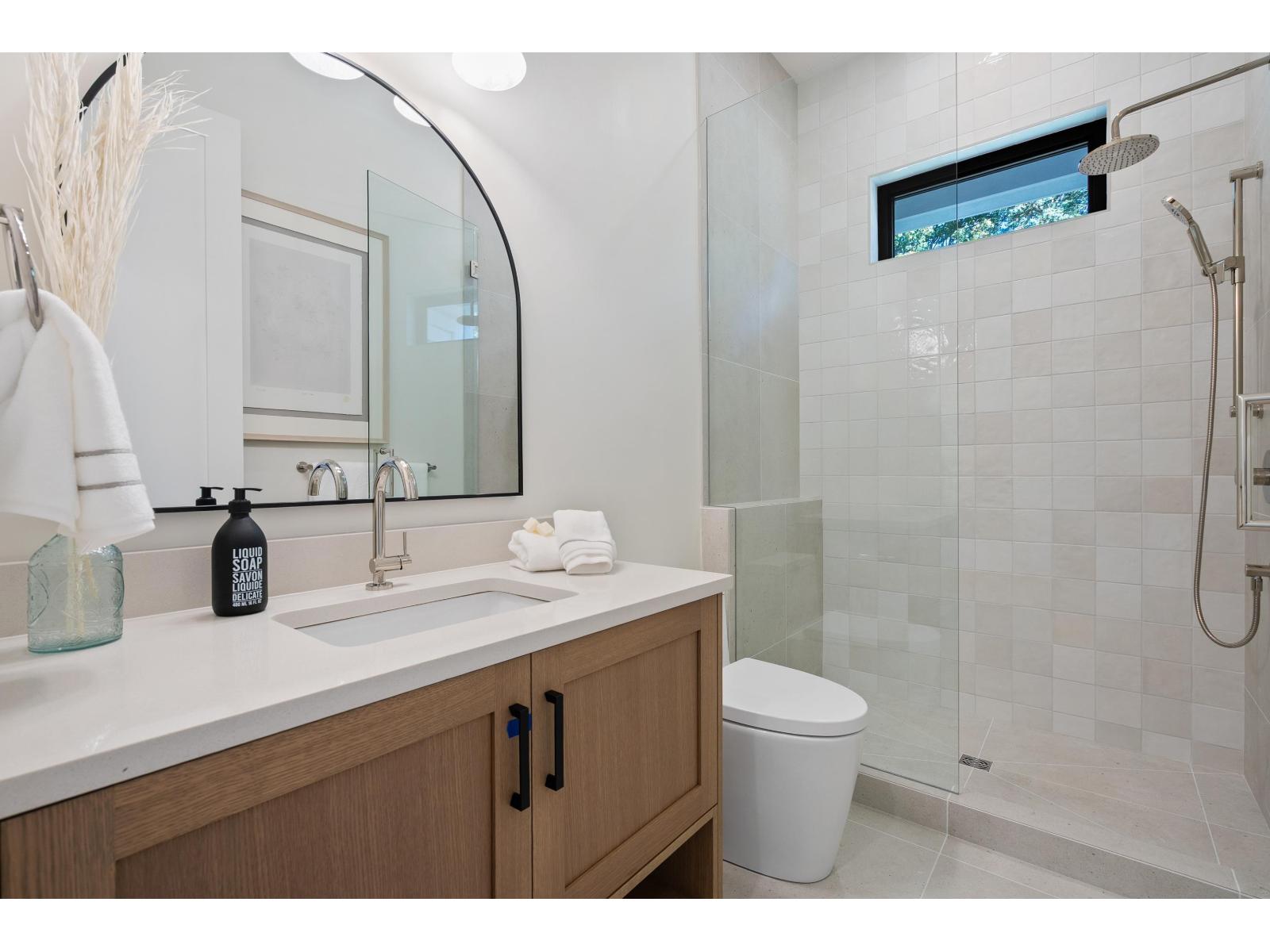 16243 10 AVENUE, Surrey