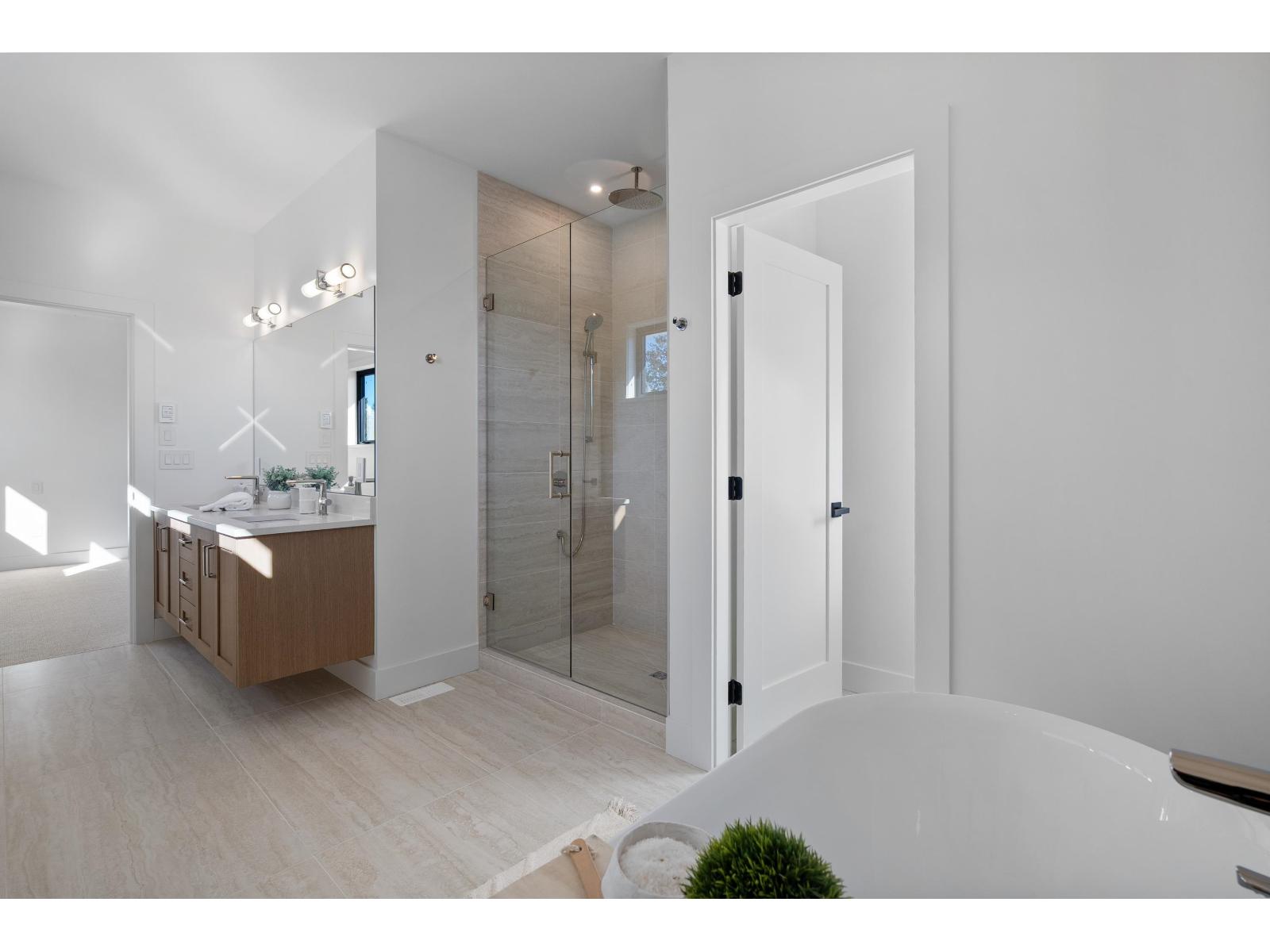 16243 10 AVENUE, Surrey