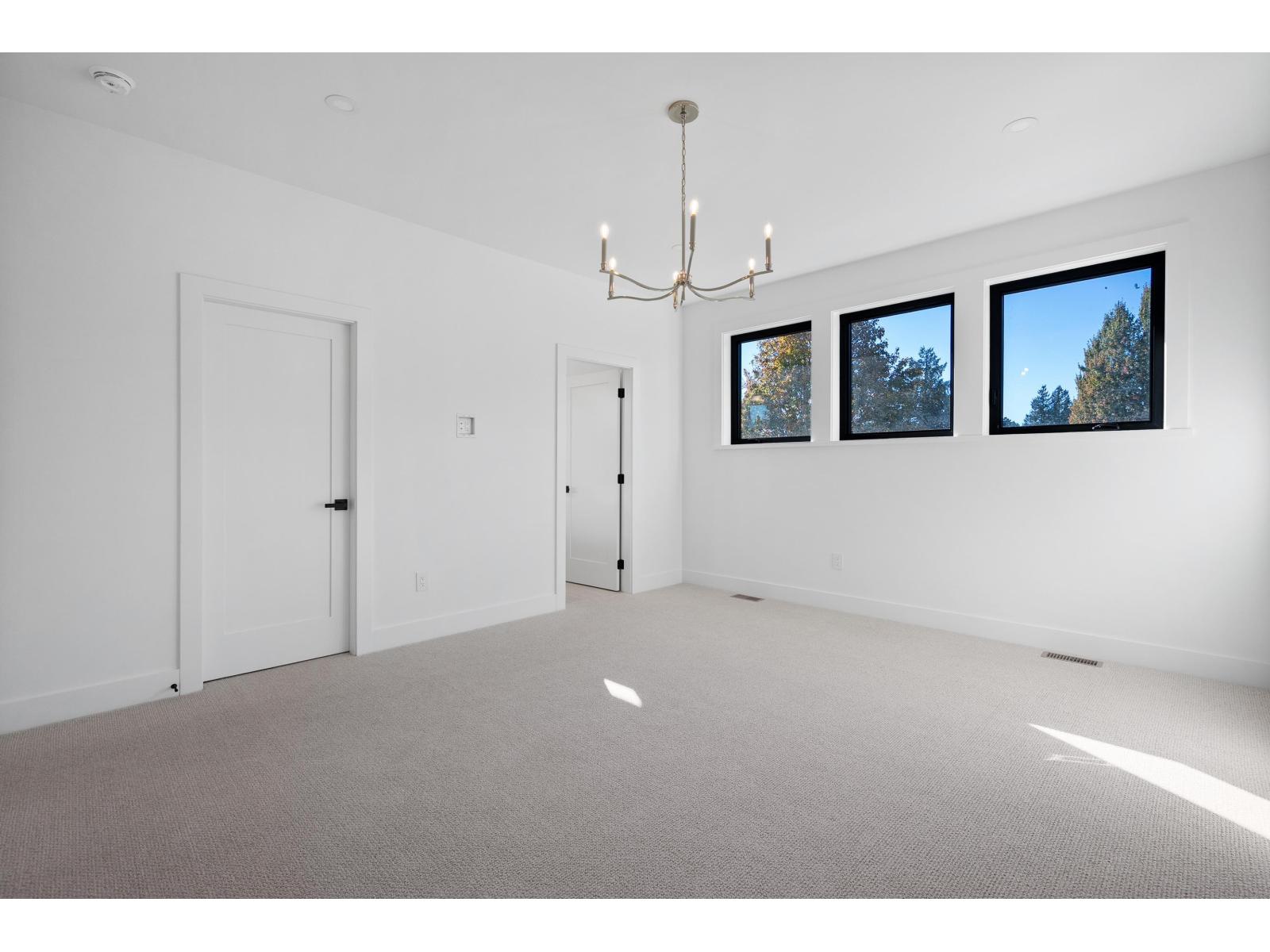 16243 10 AVENUE, Surrey