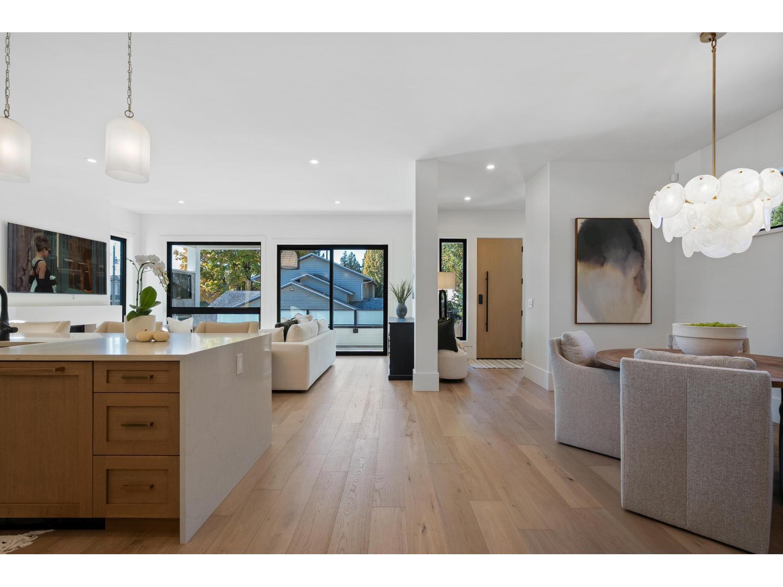 16243 10 AVENUE, Surrey