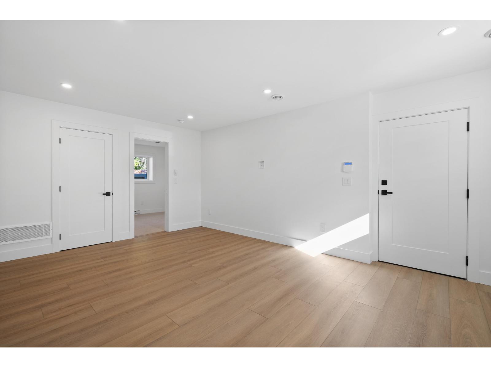 16243 10 AVENUE, Surrey