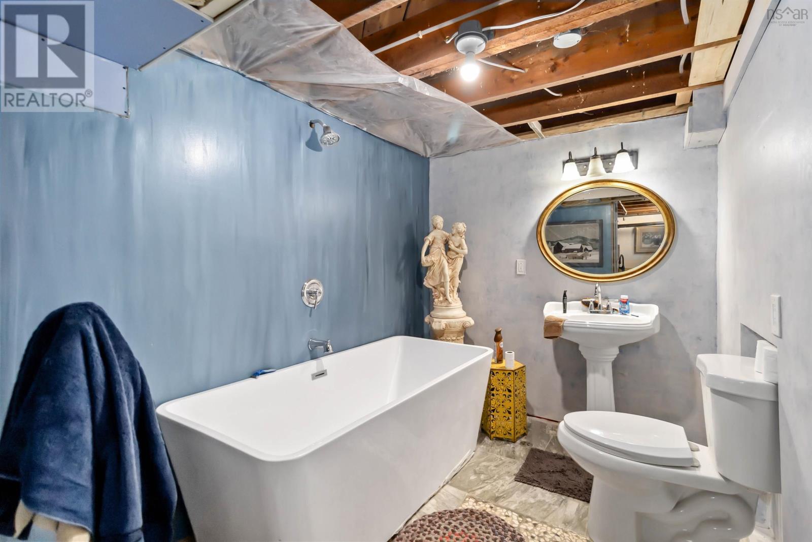 Property 2 of 41 of 119 Alexandra Avenue