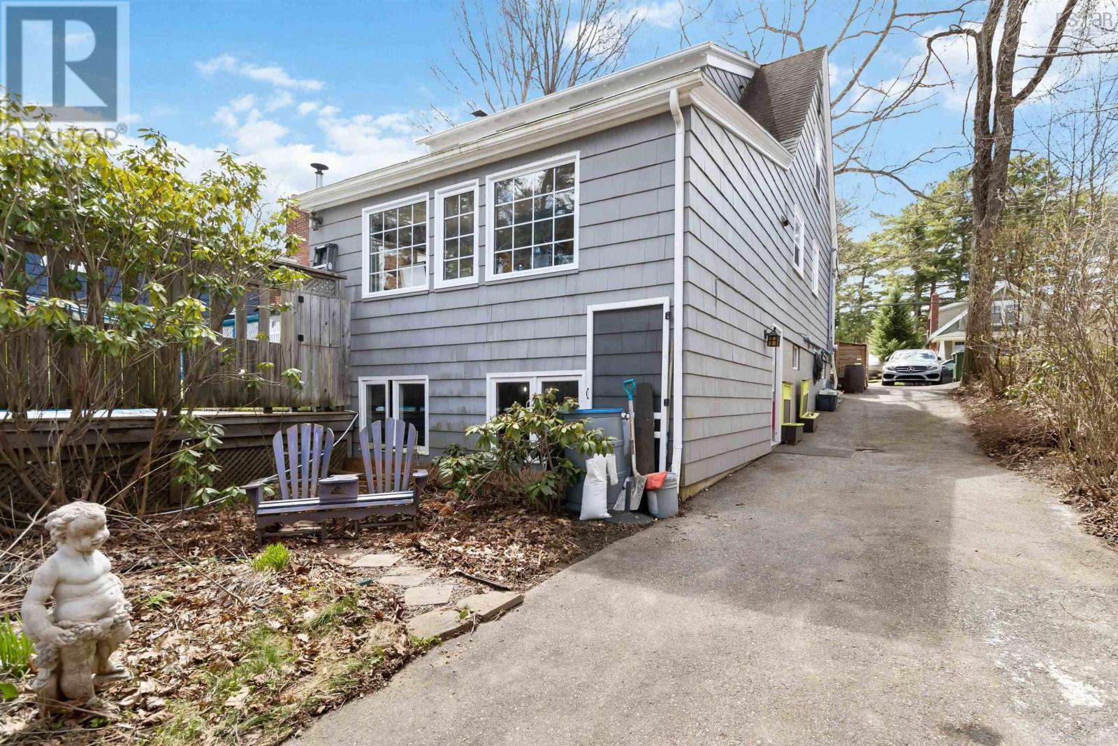 Property 11 of 41 of 119 Alexandra Avenue