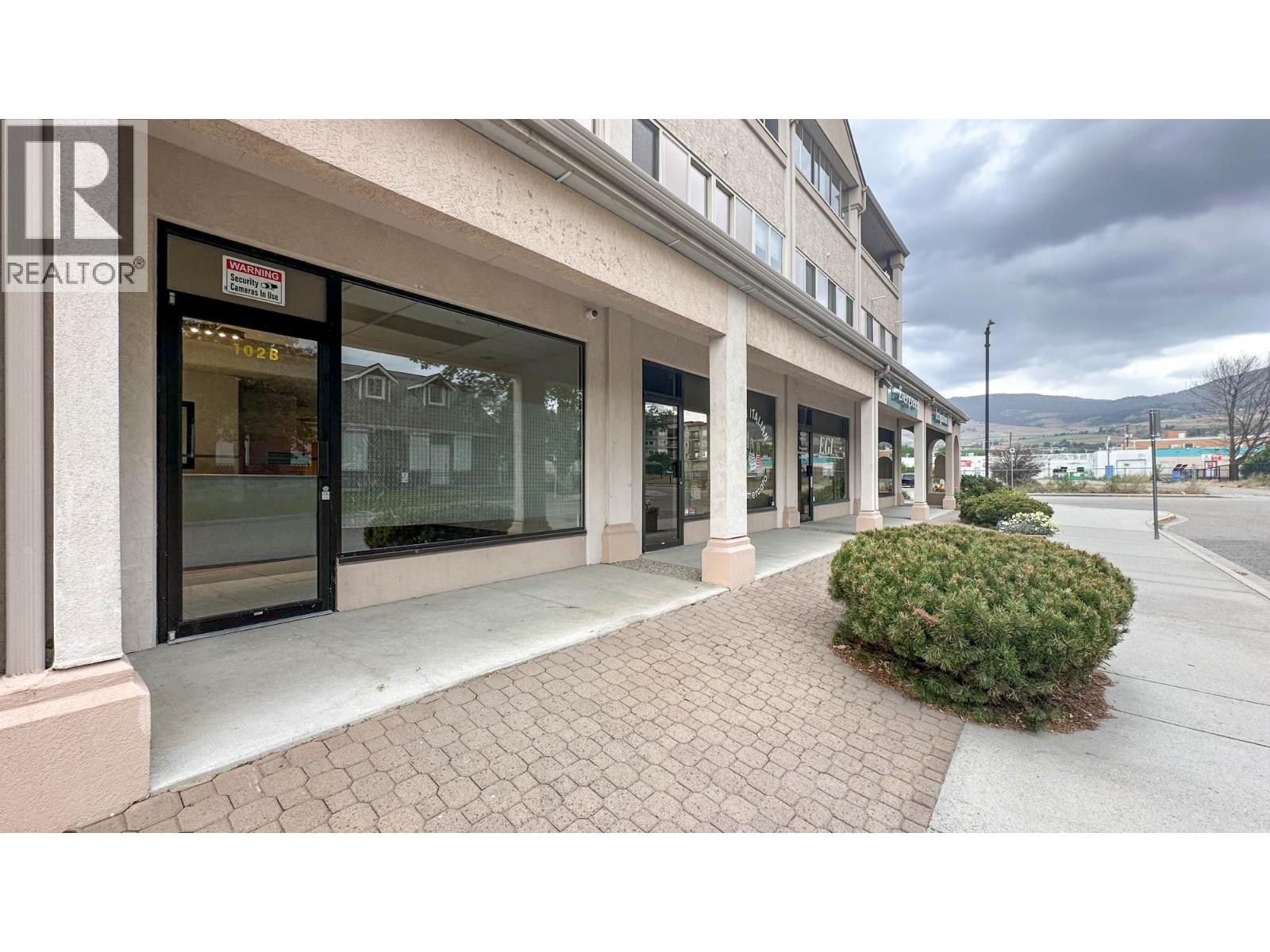 102B 200 Dougall Road North, Kelowna