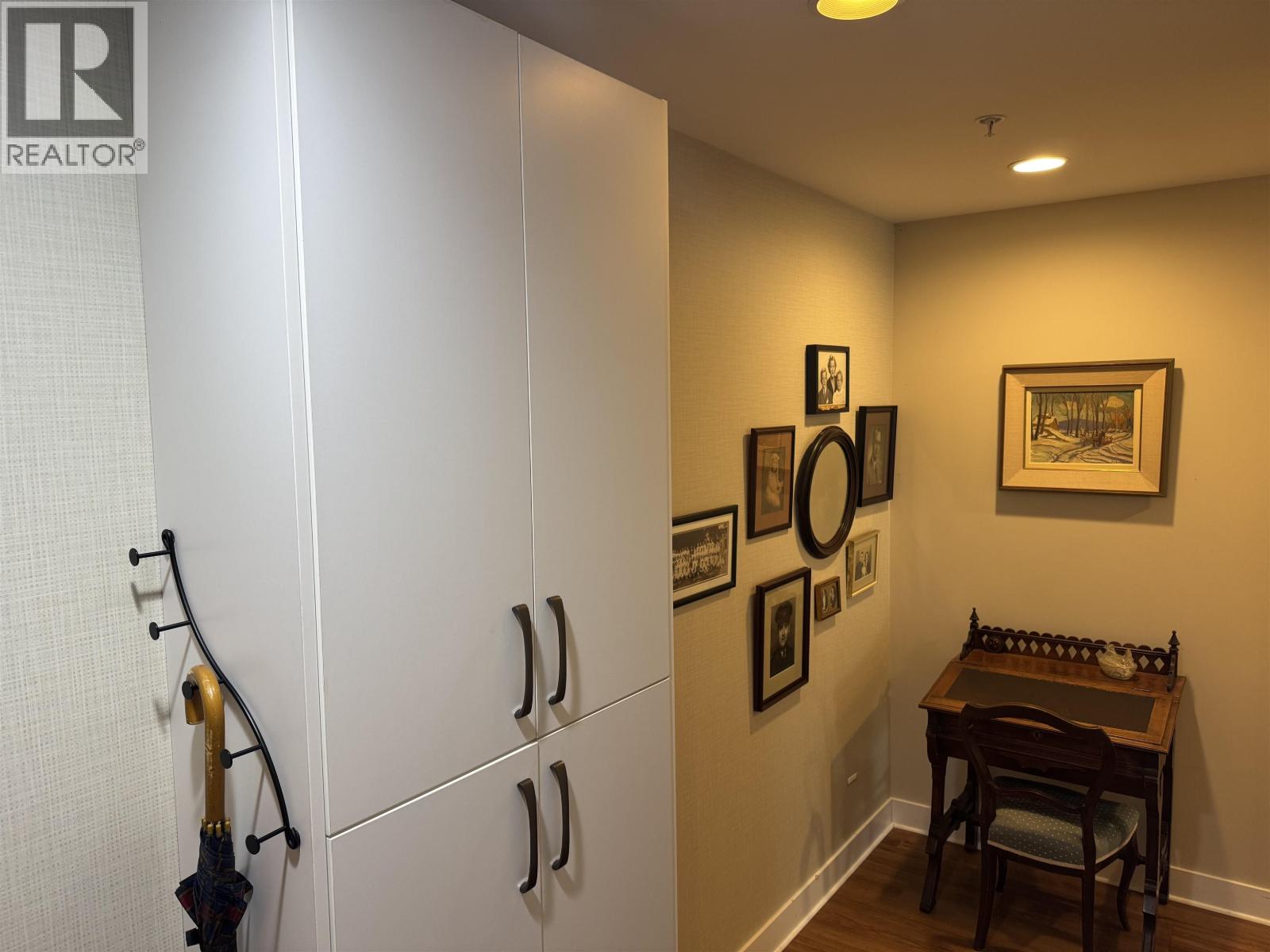 206 5665 TEREDO STREET, Sechelt