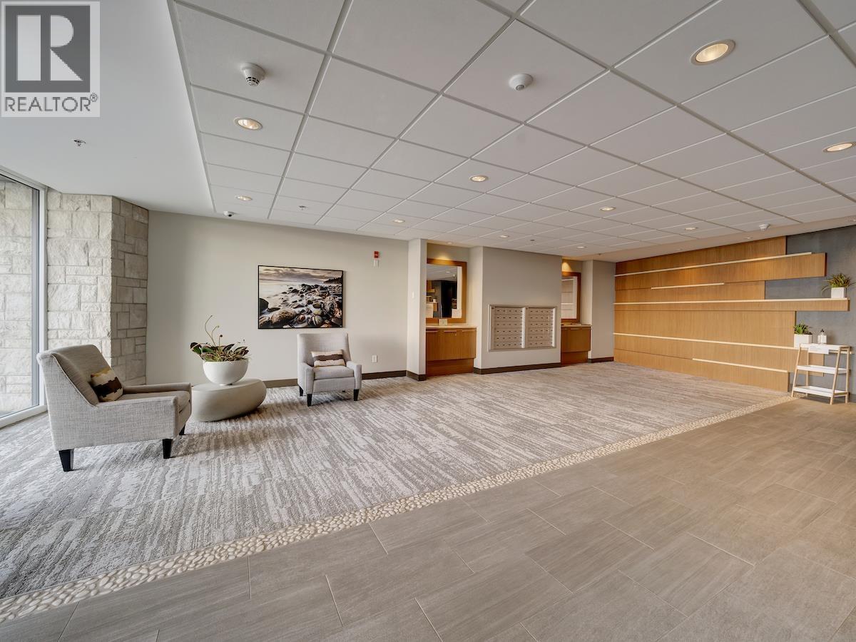 206 5665 TEREDO STREET, Sechelt