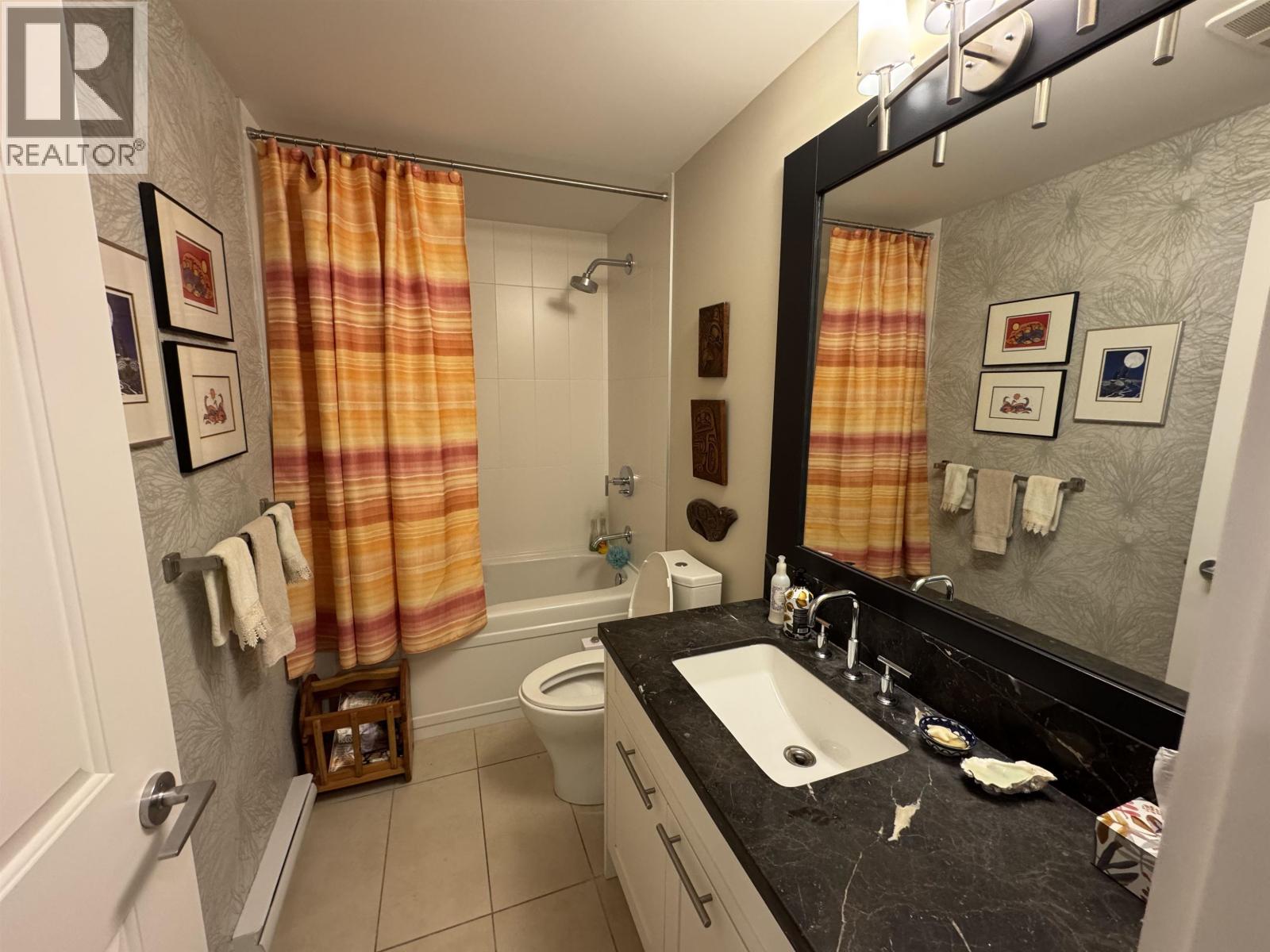 206 5665 TEREDO STREET, Sechelt