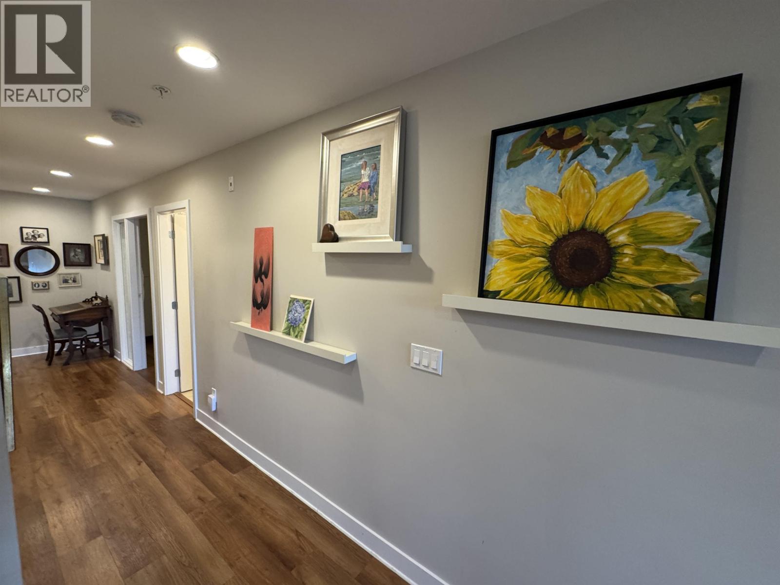 206 5665 TEREDO STREET, Sechelt