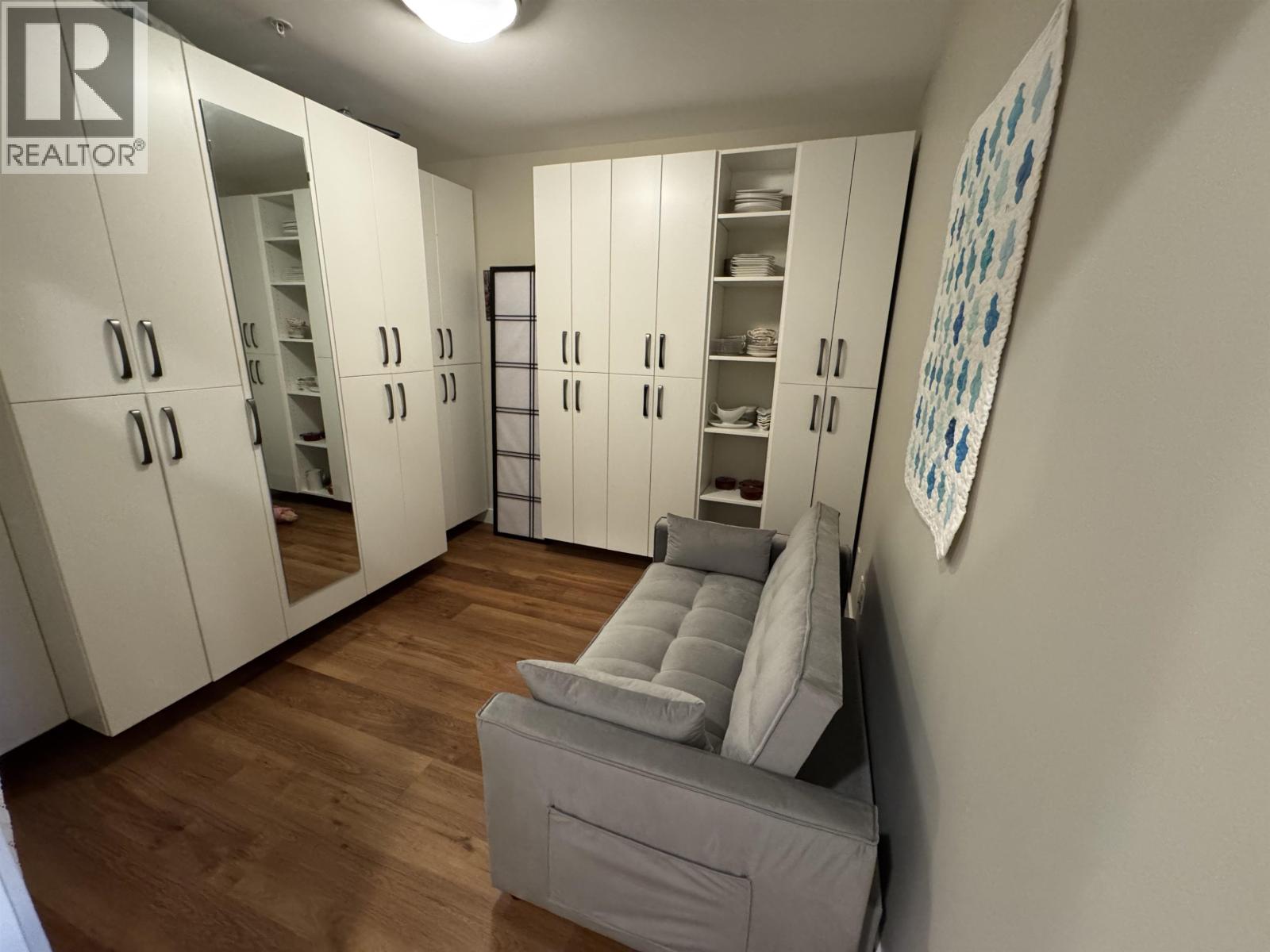 206 5665 TEREDO STREET, Sechelt