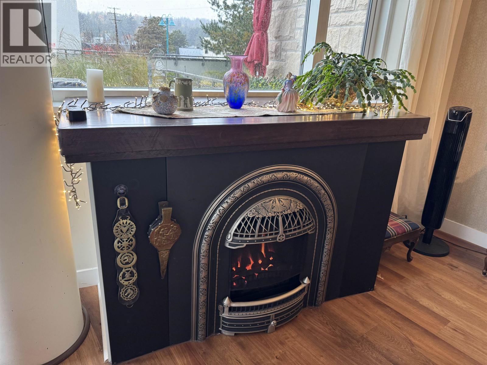 206 5665 TEREDO STREET, Sechelt