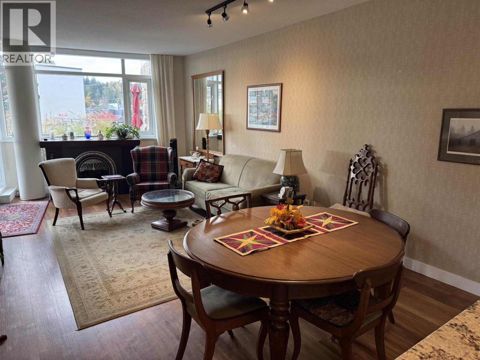 206 5665 TEREDO STREET, Sechelt