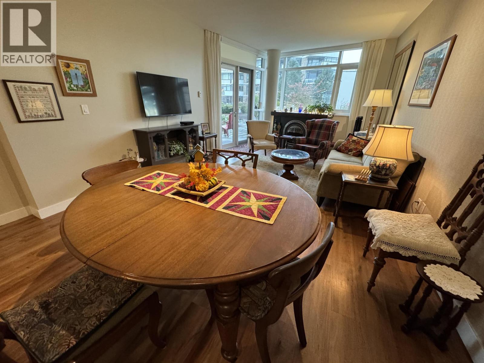 206 5665 TEREDO STREET, Sechelt