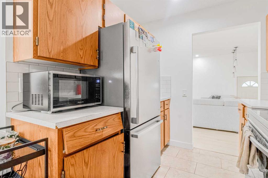 Single Family House Bungalow for Sale in  Dovercliffe Way SE Dover Calgary 