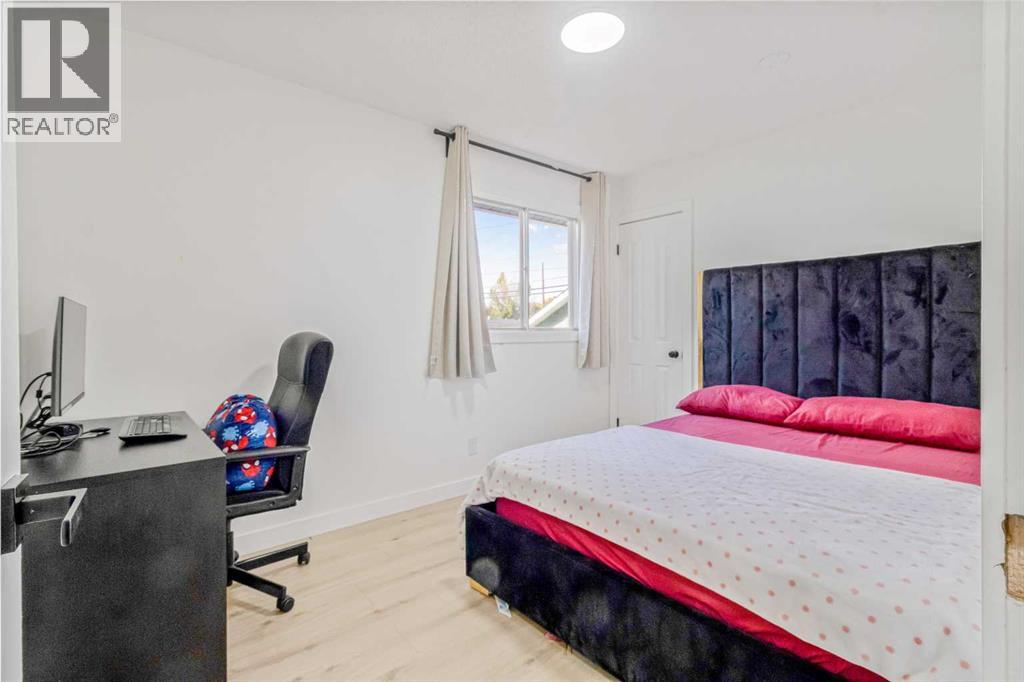 Single Family House Bungalow for Sale in  Dovercliffe Way SE Dover Calgary 