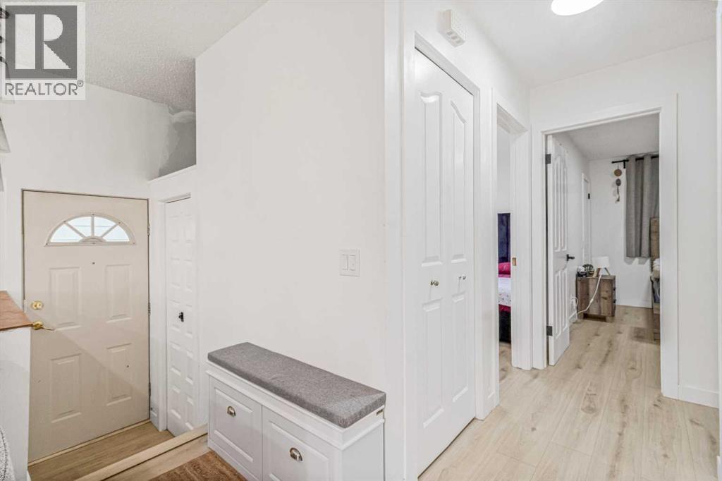 Single Family House Bungalow for Sale in  Dovercliffe Way SE Dover Calgary 