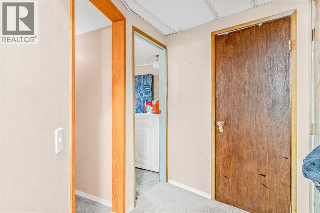 Single Family House Bungalow for Sale in  Dovercliffe Way SE Dover Calgary 