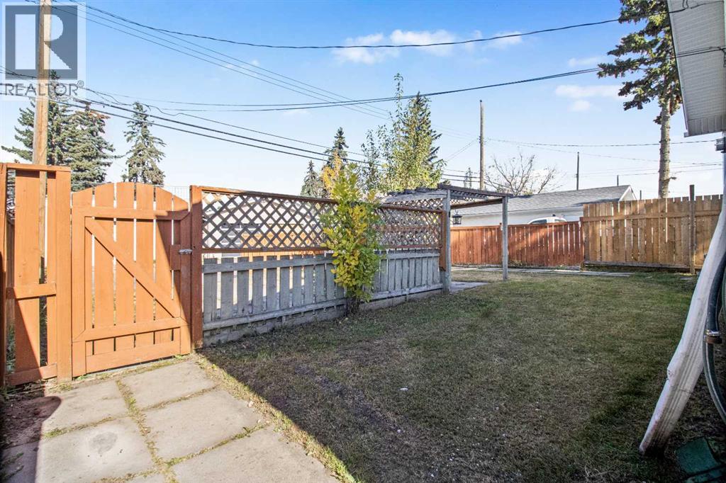 Single Family House Bungalow for Sale in  Dovercliffe Way SE Dover Calgary 