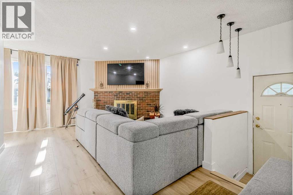 Single Family House Bungalow for Sale in  Dovercliffe Way SE Dover Calgary 