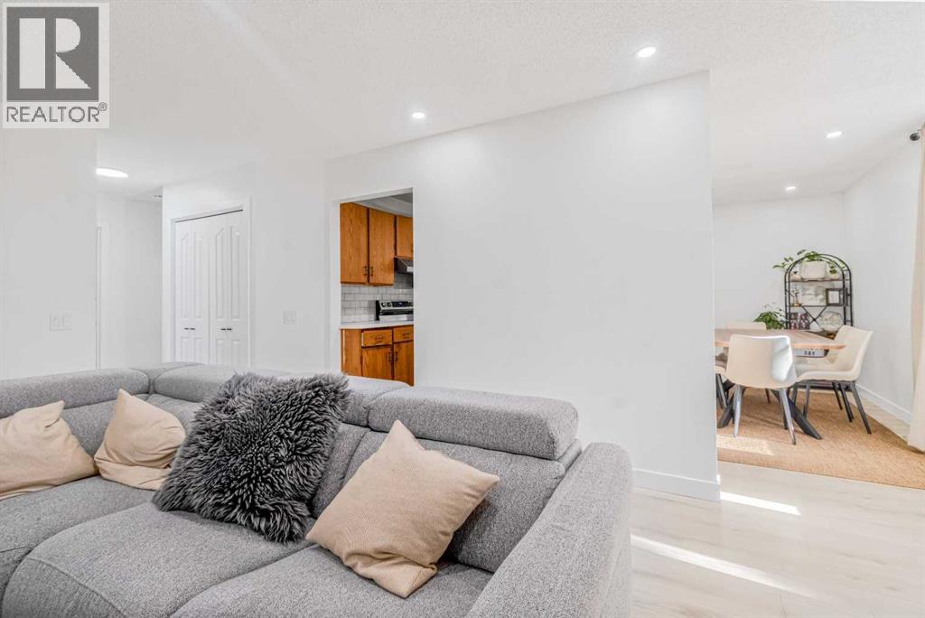 Single Family House Bungalow for Sale in  Dovercliffe Way SE Dover Calgary 