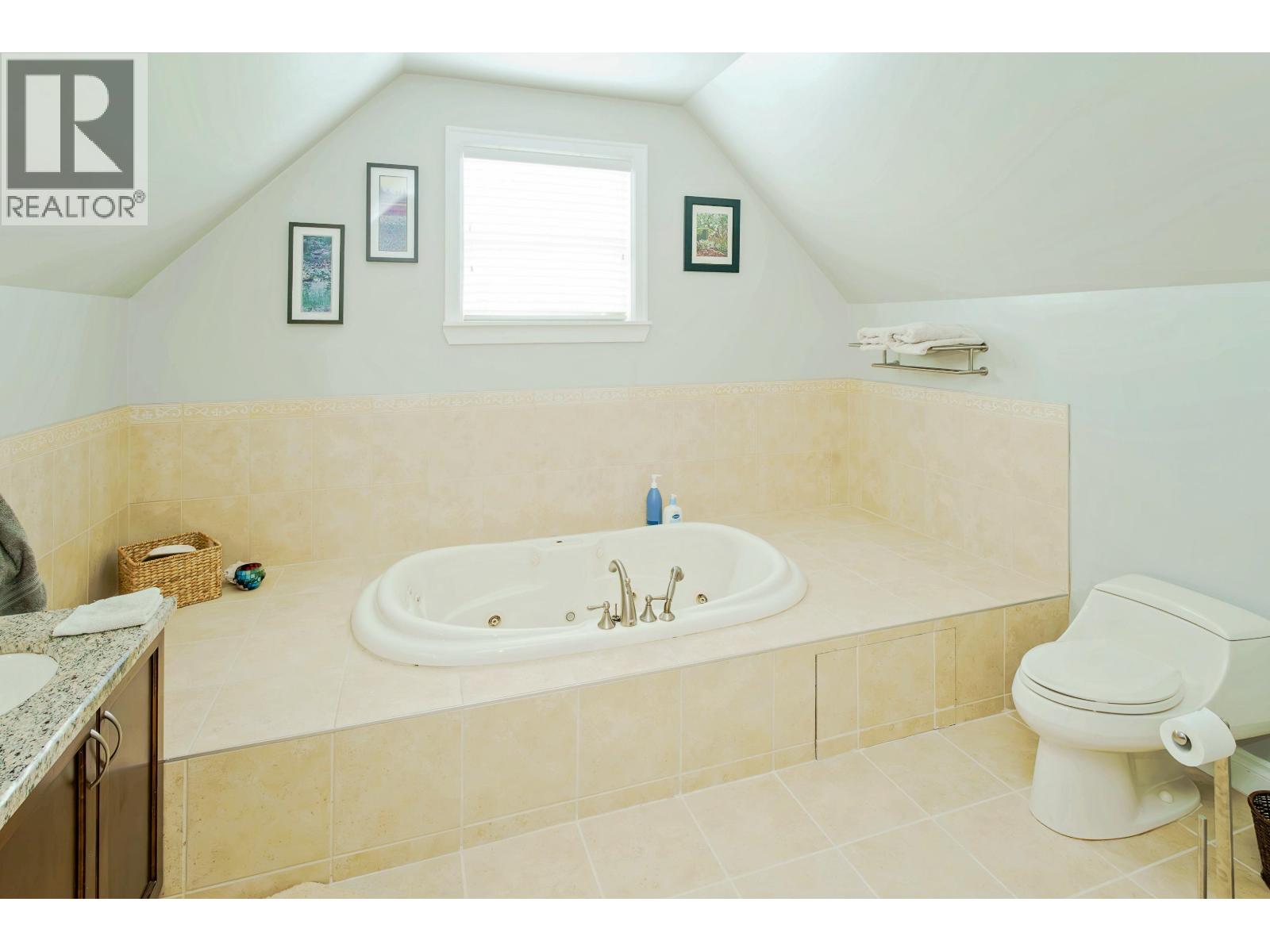 2915 FERN DRIVE, Anmore