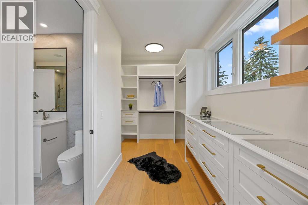 Single Family House for Sale in  Vardana Place NW Varsity Calgary 