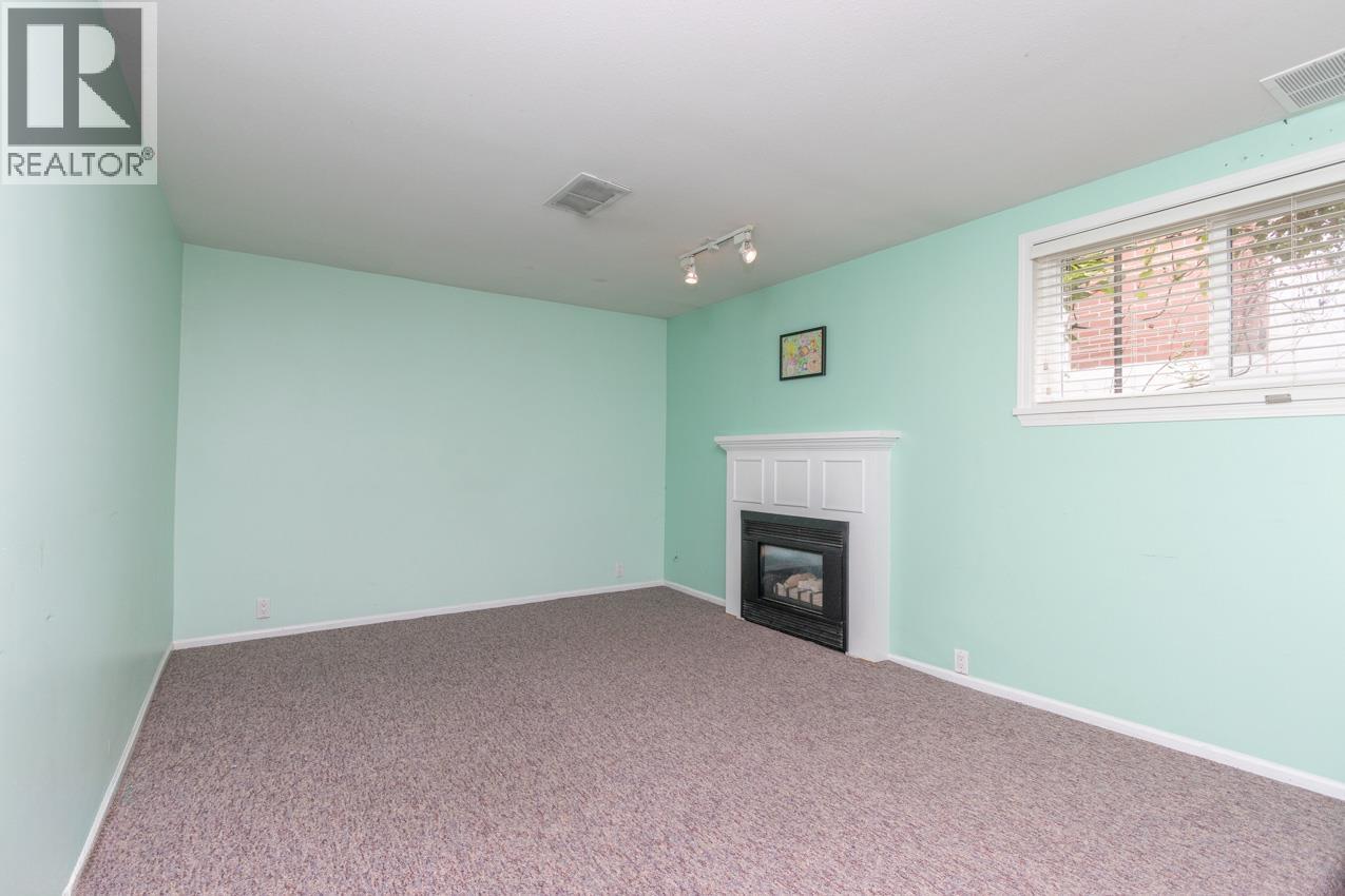 341 W 24TH STREET, North Vancouver