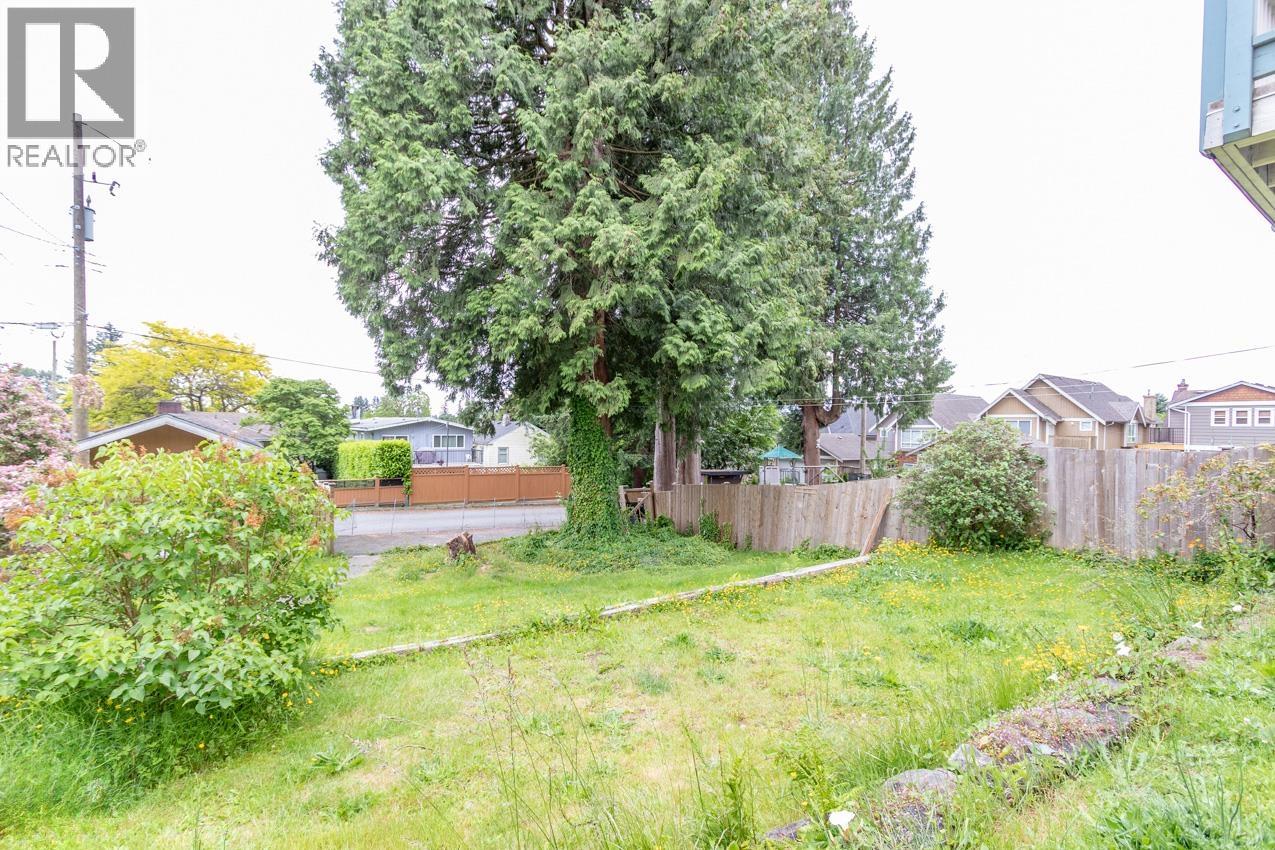 341 W 24TH STREET, North Vancouver