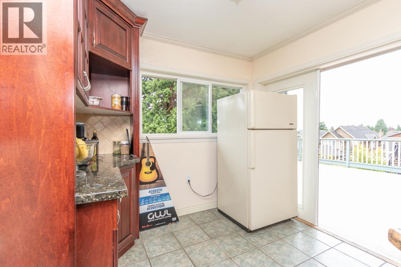 341 W 24TH STREET, North Vancouver